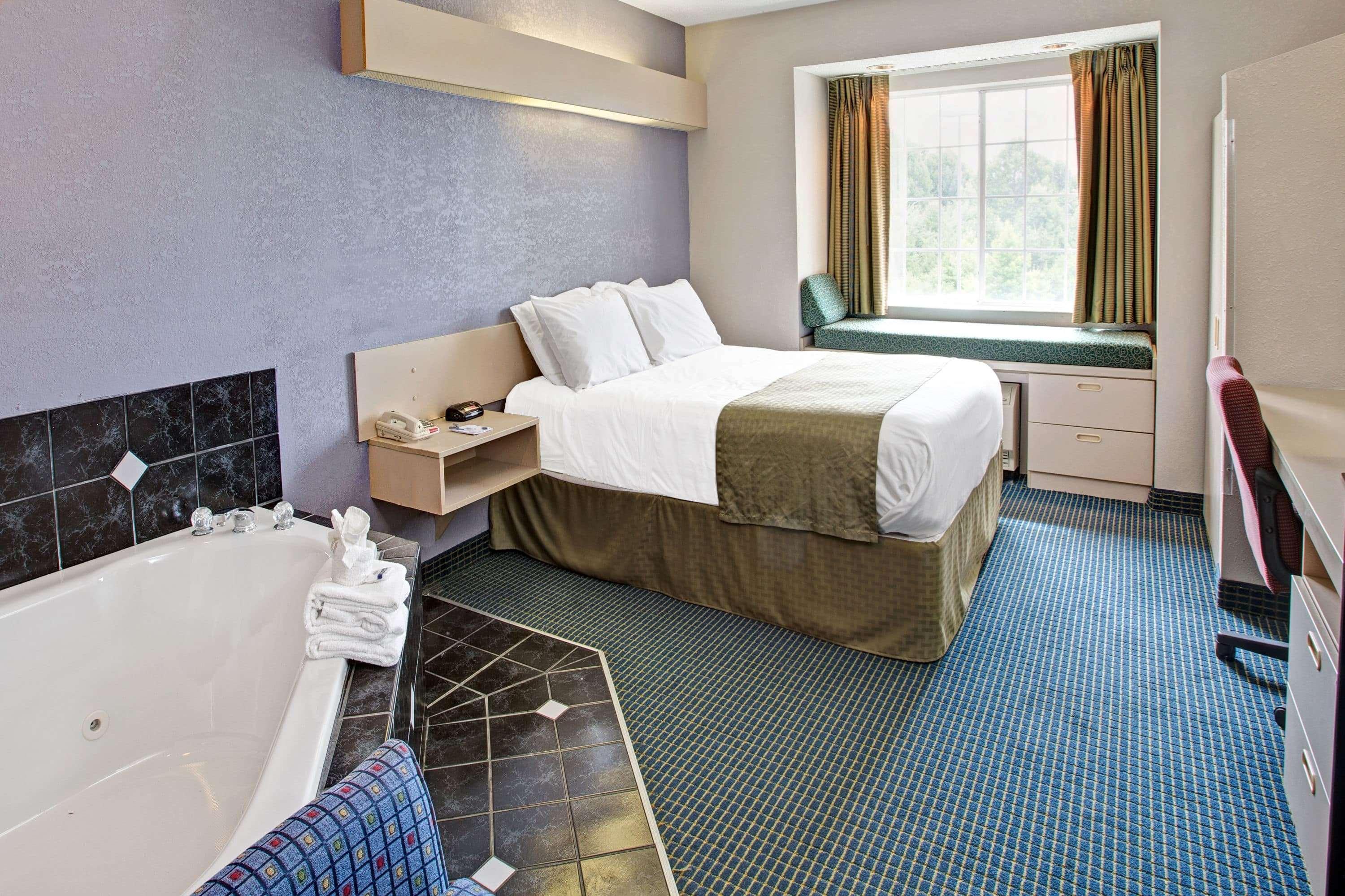 Microtel Inn & Suites By Wyndham Statesville Eksteriør bilde
